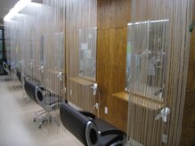 ヘアメイクサロン アース(hair make salon EARTH)の雰囲気（ゆったりとしたカットチェアー♪お1人の空間を大事にします）