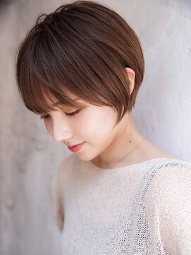 カライング(ing) 大人可愛い20代30代40代黒髪前下がりひし形小顔ボブ丸みショート