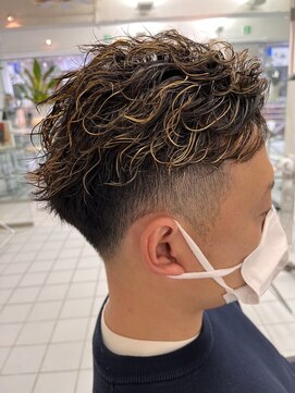 ヘッズ 本八幡店(HEADS) MEN'S HAIR センターパート ツイストスパイラル コンマヘア
