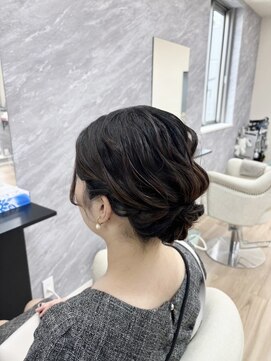 エルディ 大宮(eldy) 短い髪のアップスタイル