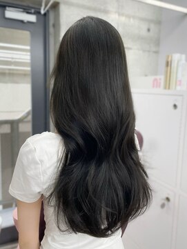 エヌアイ オモテサンドウ(ni omotesando) オリーブグレージュ/レイヤーカット/暗髪ヘア　上野