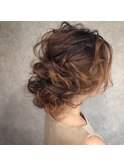 きれいめ華やかなローシニヨン☆