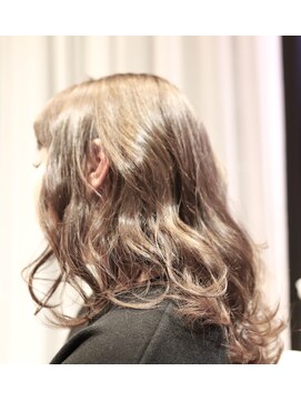 アドミラル ベー ヘアーデザイン(Admiral b Hair design) 透明感グレージュカラー