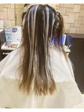 【白髪ぼかし】髪の状態に合わせて負担が極力かからないようにハイライト・デザインカラーを駆使◎