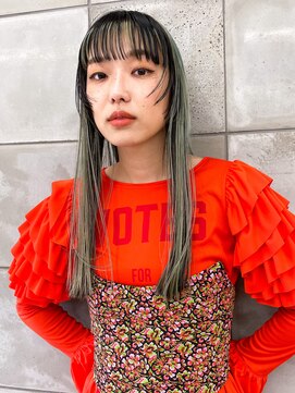 トゥコ(tuco) インナーカラーパッツン前髪姫カット個性的ペールグリーン