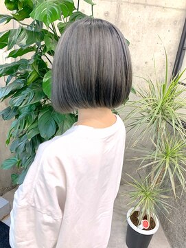 レーベン(LEBEN) 【艶ハイトーン】ブルーシルバーとミニボブ★