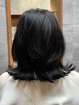 モスト ブリヤン(MOST BURYAN) 外はねレイヤー×20代重めぷるっとセミディ