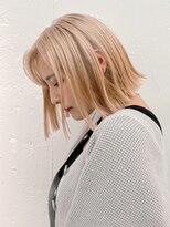 リノショアーズ 元町店(RINOSHORES) ハイトーンカラーベージュ切りっぱなしストレートボブ