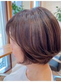人気のショートグラデーションボブ