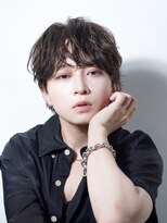 アルファ 新宿(alpha)&nbsp;フェザーパーマ/ブルーブラック/刈り上げセンターパート[新宿]