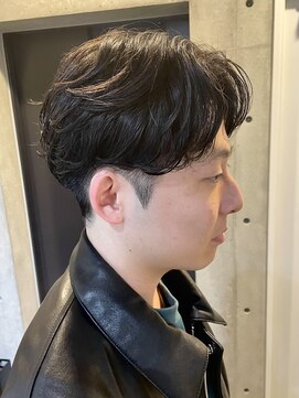 ブルニール 心斎橋(BLEUNIR) ニュアンスパーマ センターパート 刈り上げ ツーブロック韓国