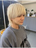 ウルフカット×ホワイトブロンド