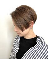 ヤエ 松山(YAE) 刈り上げショート