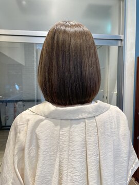 エルサフィロ ヨドヤバシ(el zafiro yodoyabashi) 顔まわりレイヤーボブ　ベージュカラー