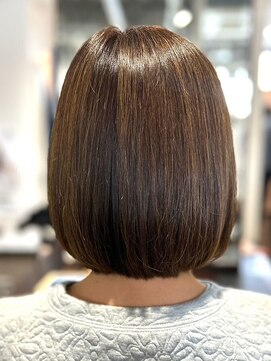 トゥルートラスト アン 下石田店(True Trust un) ブリーチなしカラーミディアムボブツヤブラウンナチュラル
