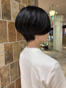 ピークアブー アヴェダ アトレ恵比寿(PEEK-A-BOO AVEDA) 前下がりショート黒髪ショート20代30代40代50代絶壁解消