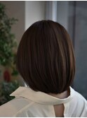 伸ばし途中のソフトなボブ