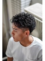 トラスト ザ バーバー 東京駅日本橋店(TRUST the Barber)&nbsp;ショートフェザー/ツーブロックスタイル