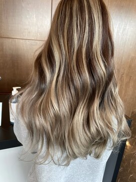 ビースターティス(Be Statice) White beige