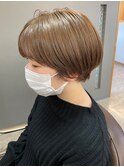 ショート×ハイトーン×まろやかベージュ