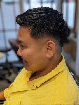 ワンワンオー バーバーショップ コンチネンタル(@110 BARBER SHOP continental) FADEカット