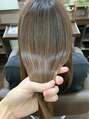 美容室もぜか堂&nbsp;癖やうねりも根元からきれいにのばします。