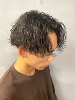 バース バイ ハピネス(BIRTH by happiness)&nbsp;奈良men's縦落ちツイストスパイラルパーマ　センターパート