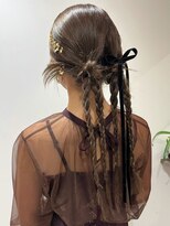 シーン(SCENE)&nbsp;お呼ばれヘアセット　三つ編み　リボン　タイト【天神/今泉】