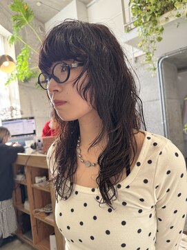 yosuke ロングレイヤー黒髪パーマスタイル