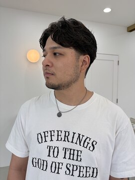 スヴニール(souvenir) メンズパーマ　ニュアンスパーマ　センターパートパーマ