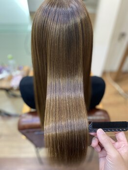 ナナイロ(NANAIRO)の写真/髪質改善と縮毛矯正で髪のねじれを取る!毎日のスタイリングが楽な扱いやすい髪へ♪