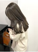 セミロングのブラウンカラー×透け感カット