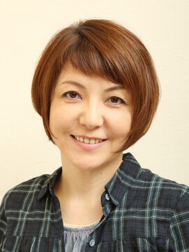 ケイズホウ (K's HOU) フォルムキレイ、スマートな前下がりグラデーションボブ