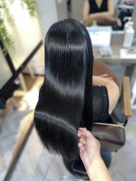 アールサロン アオヤマ(Rr SALON AOYAMA) つやん