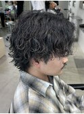 波巻きスパイラルパーマツイストパーマセンターパートメンズヘア