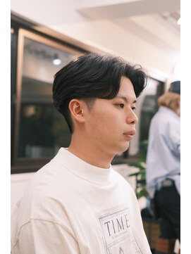 フェイヴィーズ(FavyS) センターパートニュアンスパーマ メンズパーマ 大阪美容室