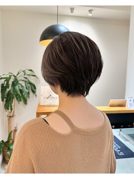 ビアノバ(via nova) 耳にもかけられるショートスタイル