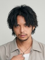 ツイストスパイラルパーマセンターパート緩めパーマヘアメンズ