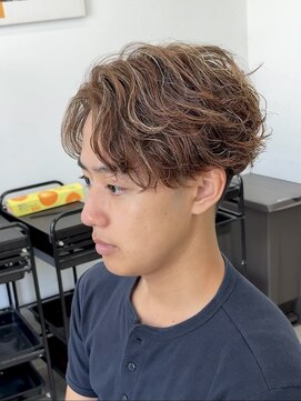 ラヴィズムバイフィフス(LUVISM by fifth) ラルフカールスパイラルパーマ刈り上げ万代新潟駅外国人風