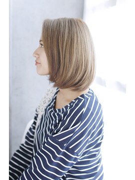 シュシュット(chouchoute) 大人ガーリーミディアムレイヤー似合わせカットダークアッシュ08