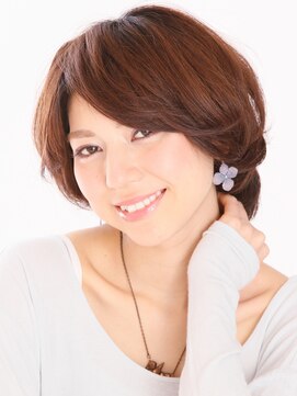 フェティッシュ(fetish) ナチュラルカールミディ×おとな可愛い×ひし形ボブ