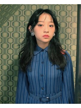 ロイ プラスアティック(roi ＋attic) レトロモダン　異空間美容室roi