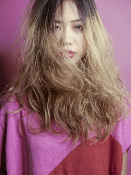 ブロック ジャポン(bloc japon) グラデーションカラーと空気感で柔らかい印象のボヘミアンロング