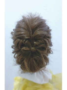 ドゥ ヘア デザイン(Doux hair design) ギブソンタック風アレンジ