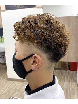 サクラ(SAKURA) スキンフェードパーマ