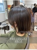 切りっぱなしボブ/外ハネ