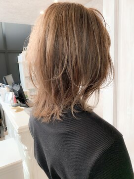 キャアリー(Caary) 福山イルミナカラー人気キャアリー丸みウルフ、アッシュベージュ