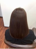 肩下セミロングのボブ