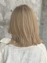 ココ 本八幡(KOKO) □デザインカラーレイヤーカットウエットヘアオリーブベージュ