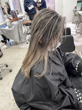 エイト 難波店(EIGHT namba) 最先端技術【外国人風】全体ブリーチからできるシャドウルーツ♪